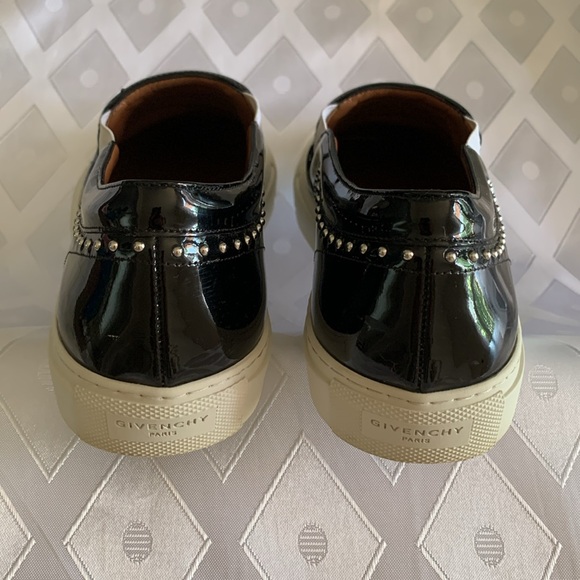 AUTHENTIC GIVENCHY black leather with studs SNEAKERS Size 40 Euro - Picture 4 of 10